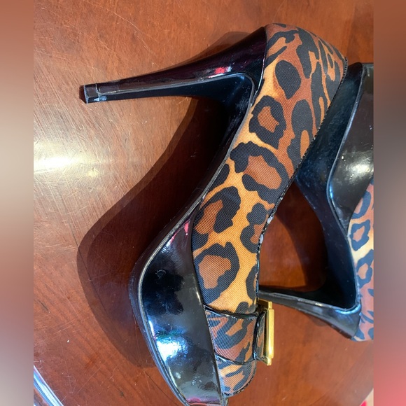 GUESS leopard print pumps sexy and elegant heels - Picture 11 of 12